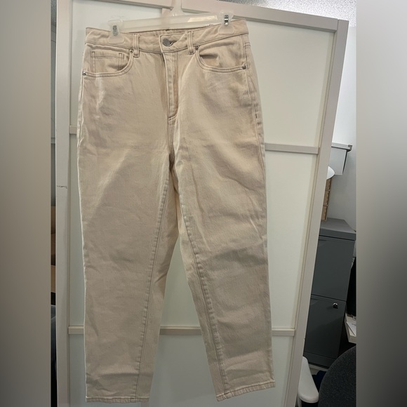 Dynamite Claudia Mom Jeans | Size 28 - Picture 3 of 3